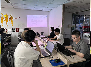 学到牛牛IT培训机构教室2环境